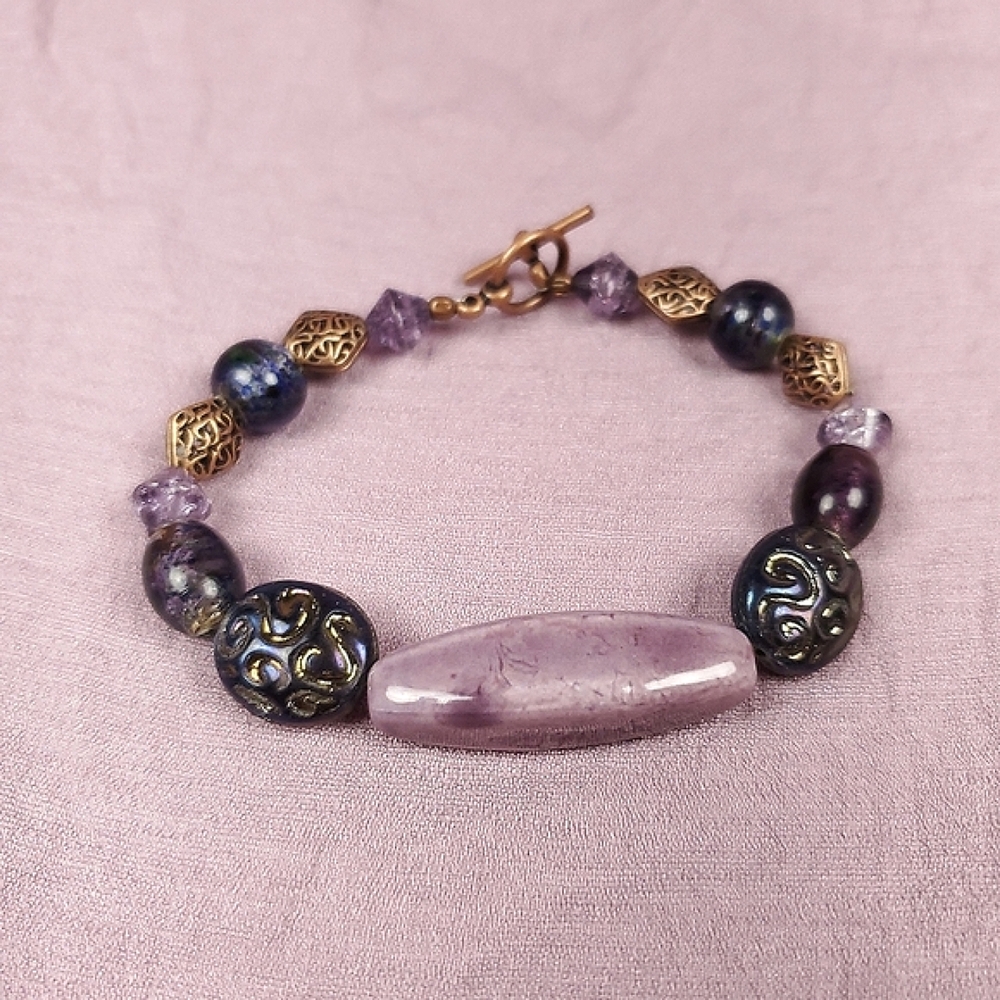 🦋 Purple and Copper Beaded Bracelet 🦋1/$14~2/$24~3/$30🦋 - Picture 4 of 7